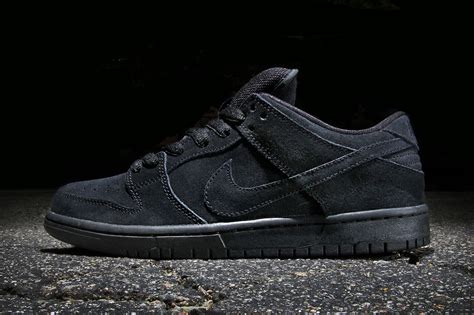 Black Nike Dunk Shoes